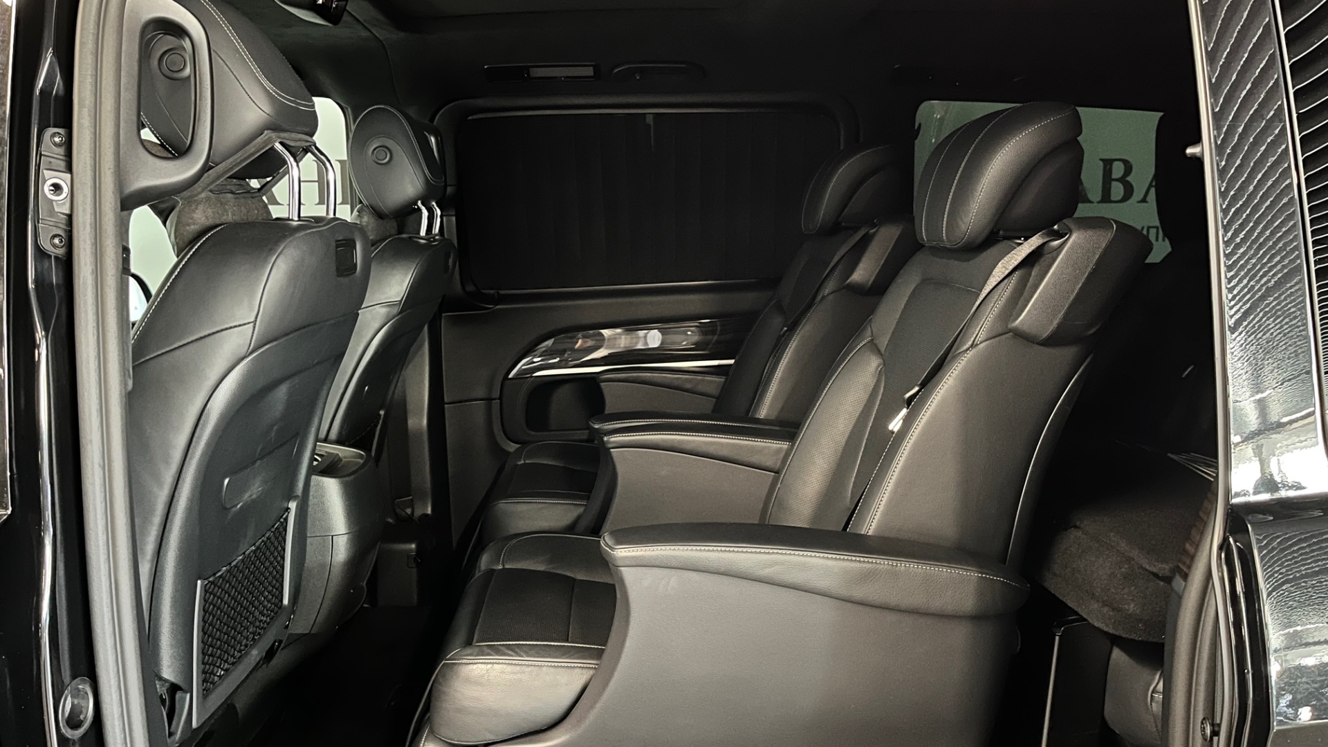 Mercedes-Benz комплектация EXCLUSIVE / L 250 d двигатель 2.1 литра (190 л.с.) Черный
