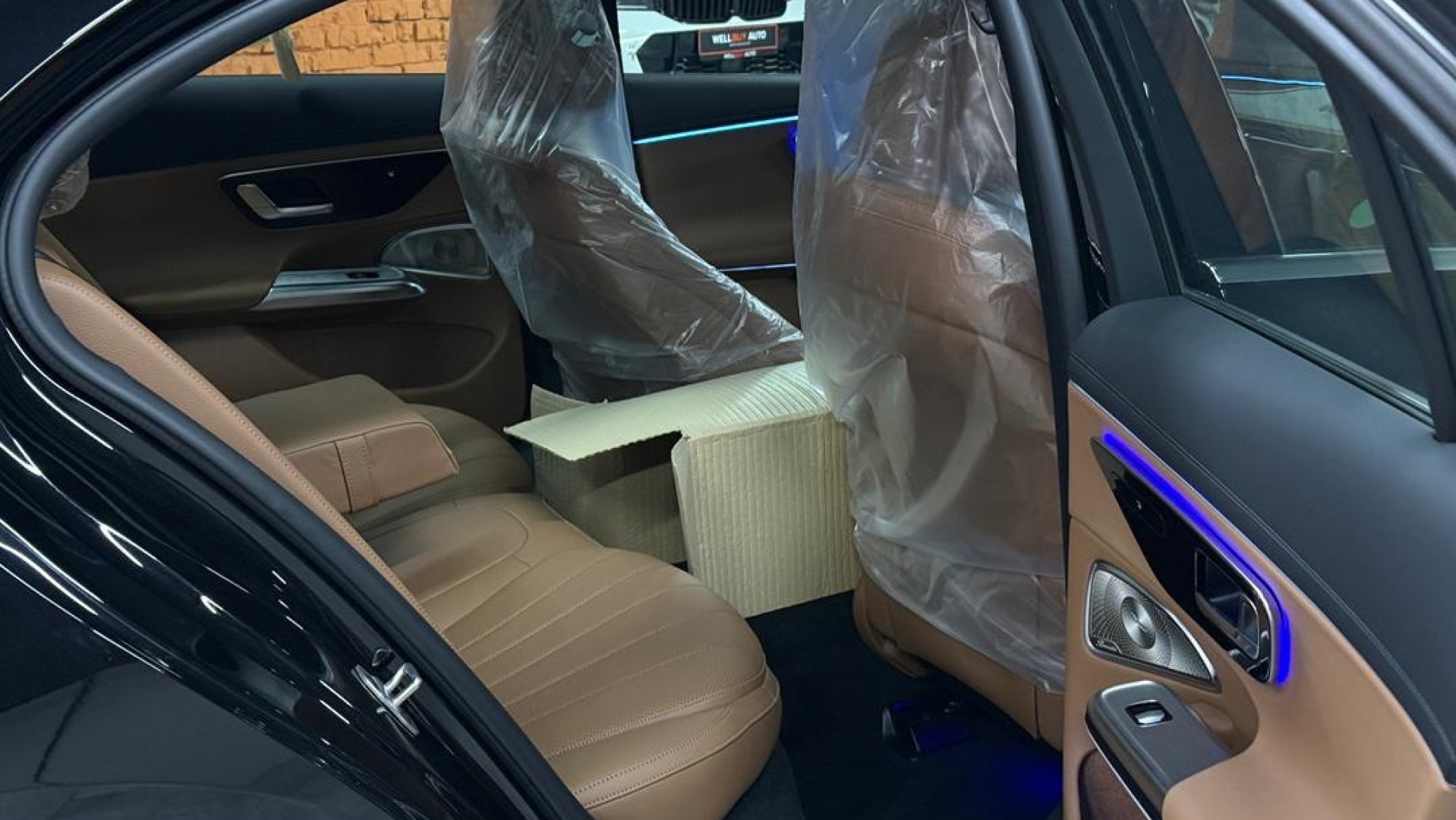 Mercedes-Benz E300 4MATIC двигатель 2 литра (258 л.с.) Черный