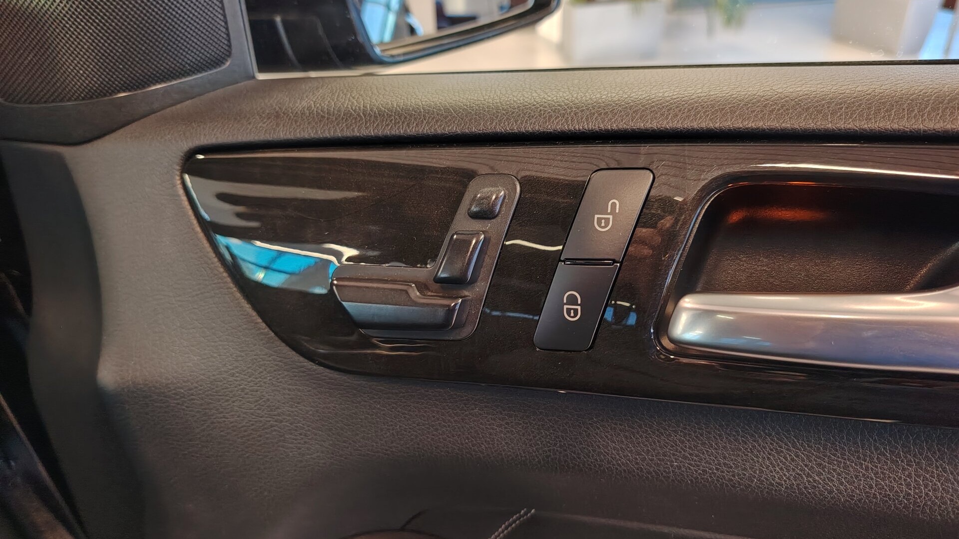 Mercedes-Benz GL 350 BLUETEC 4MATIC двигатель 3 литра (249 л.с.) Черный