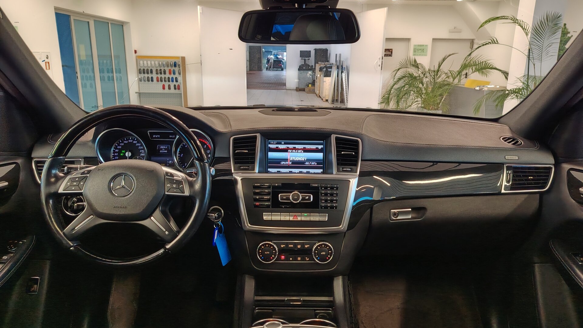 Mercedes-Benz GL 350 BLUETEC 4MATIC двигатель 3 литра (249 л.с.) Черный