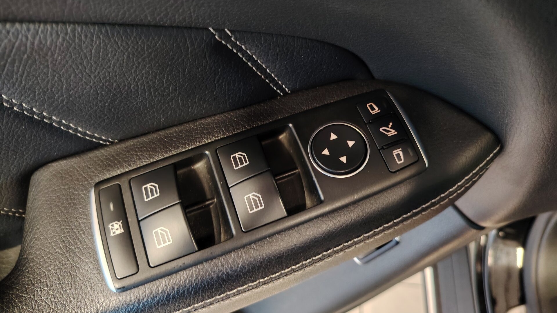 Mercedes-Benz GL 350 BLUETEC 4MATIC двигатель 3 литра (249 л.с.) Черный