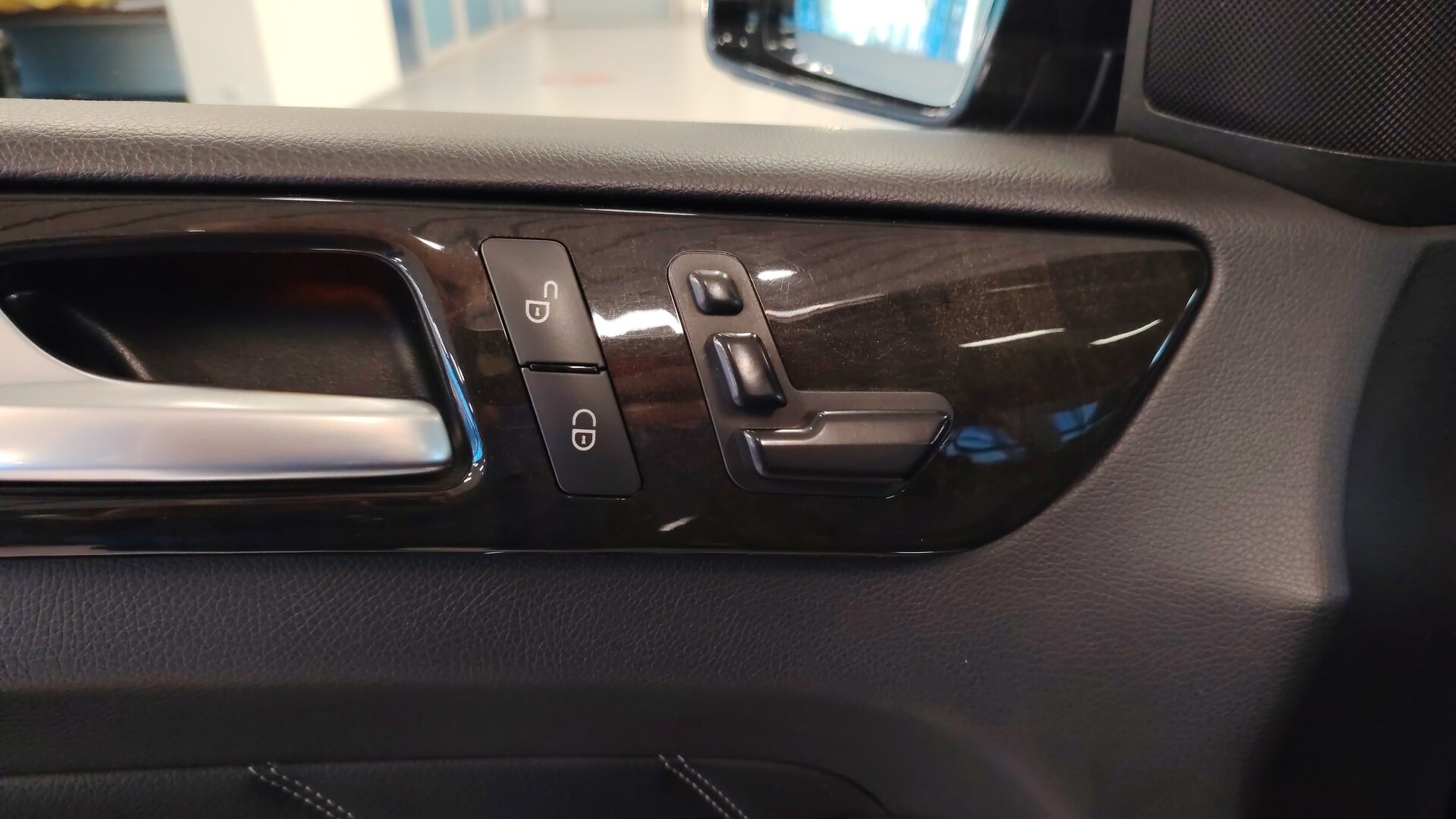 Mercedes-Benz GL 350 BLUETEC 4MATIC двигатель 3 литра (249 л.с.) Черный