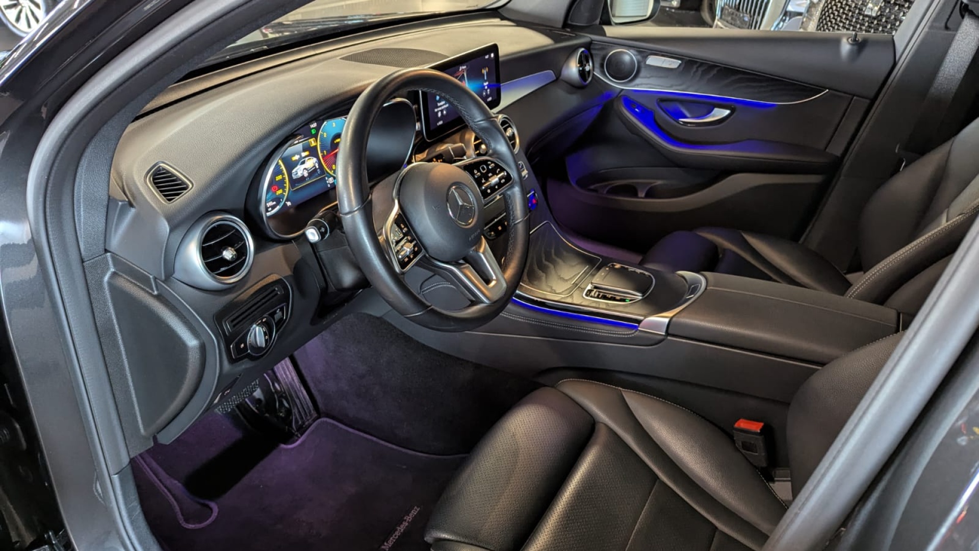 Mercedes-Benz GLC 220 d 4MATIC Купе комплектация Premium двигатель 2 литра (194 л.с.) Серый