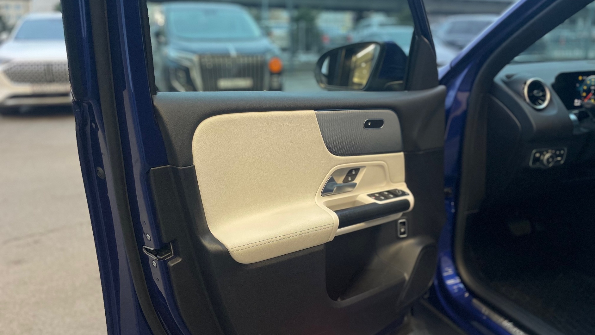 Mercedes-Benz GLB 200d 4MATIC комплектация Style двигатель 2 литра (150 л.с.) Синий