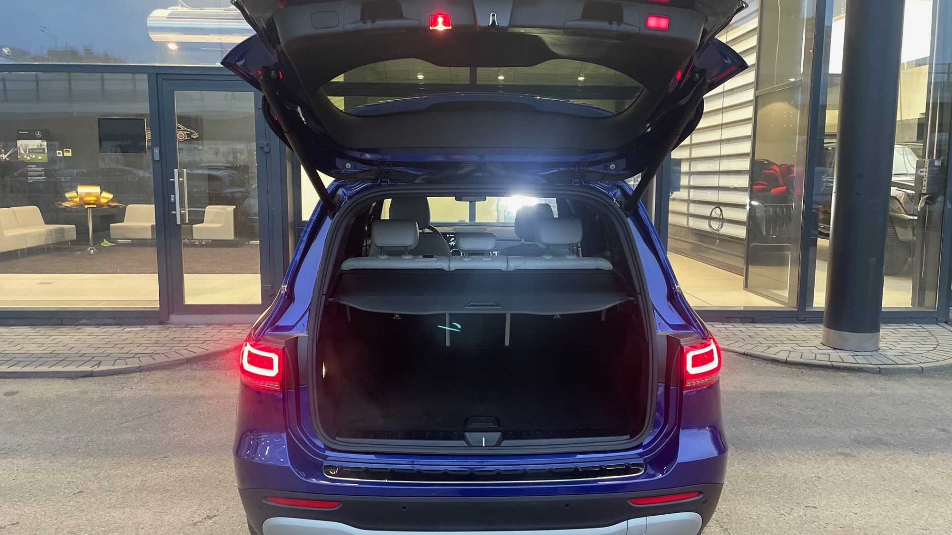 Mercedes-Benz GLB 200d 4MATIC комплектация Style двигатель 2 литра (150 л.с.) Синий