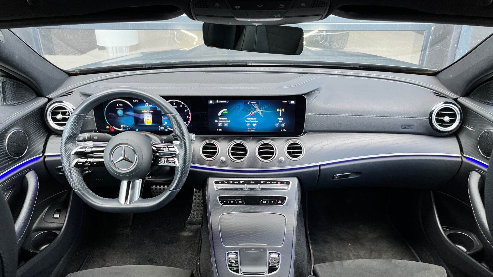 Mercedes-Benz E 200 4MATIC комплектация Sport двигатель 2 литра (197 л.с.) Черный