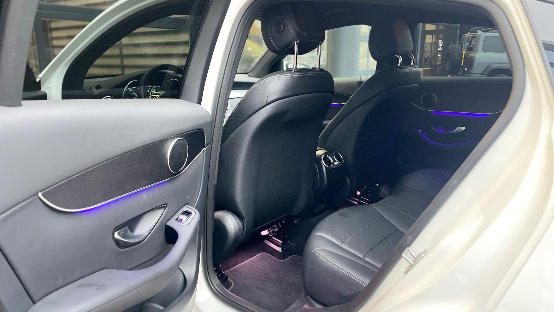 Mercedes-Benz GLC 220 d 4MATIC Купе комплектация Premium двигатель 2 литра (194 л.с.) Белый