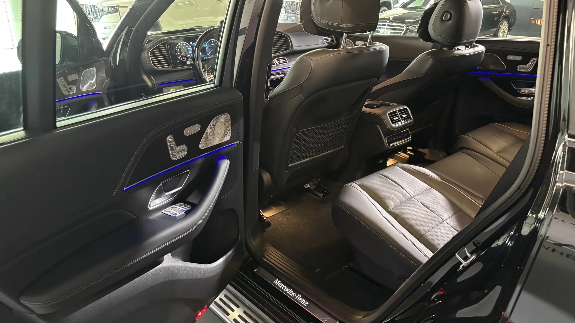 Mercedes-Benz GLS 450 d 4MATIC комплектация Sport Plus двигатель 3 литра (367 л.с.) Черный
