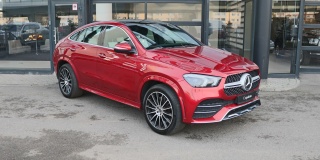 Mercedes-Benz GLE 350 d 4MATIC купе двигатель 2.9 литра (249 л.с.) Красный